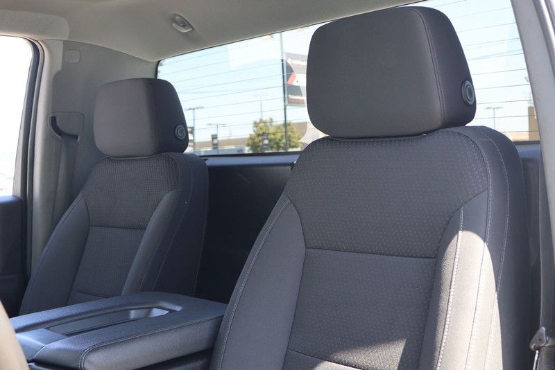 Chevrolet Silverado 1500 Vehicle Full-screen Gallery Image 17