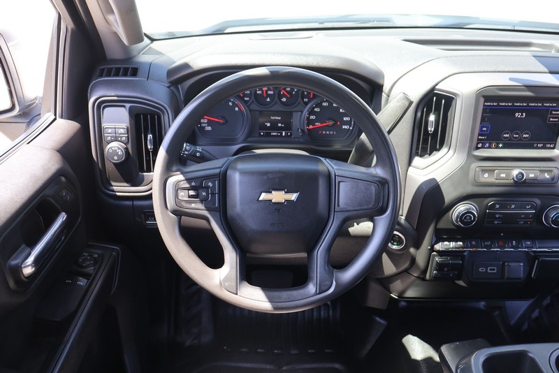 Chevrolet Silverado 1500 Vehicle Full-screen Gallery Image 21