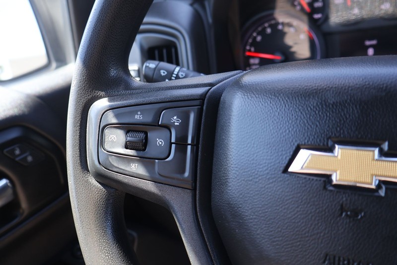 Chevrolet Silverado 1500 Vehicle Full-screen Gallery Image 22