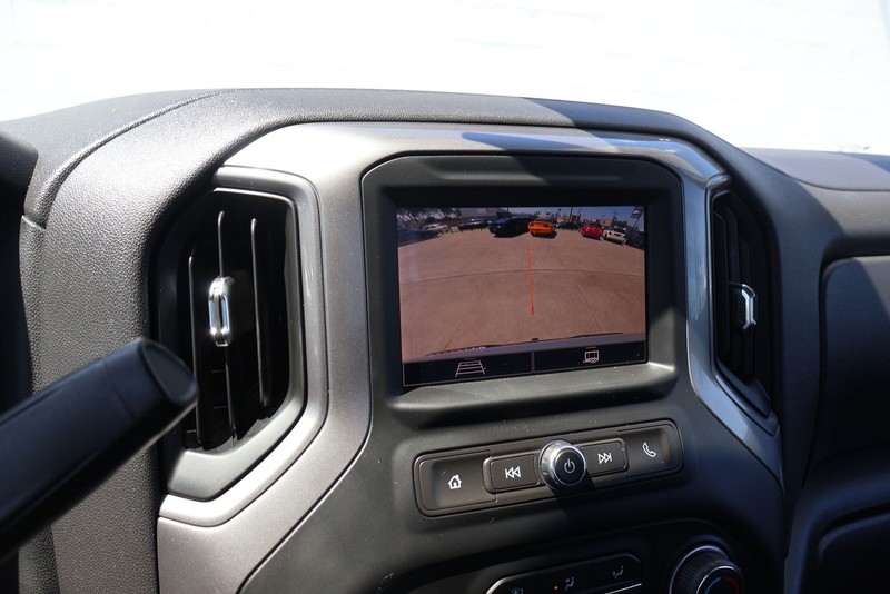 Chevrolet Silverado 1500 Vehicle Full-screen Gallery Image 24