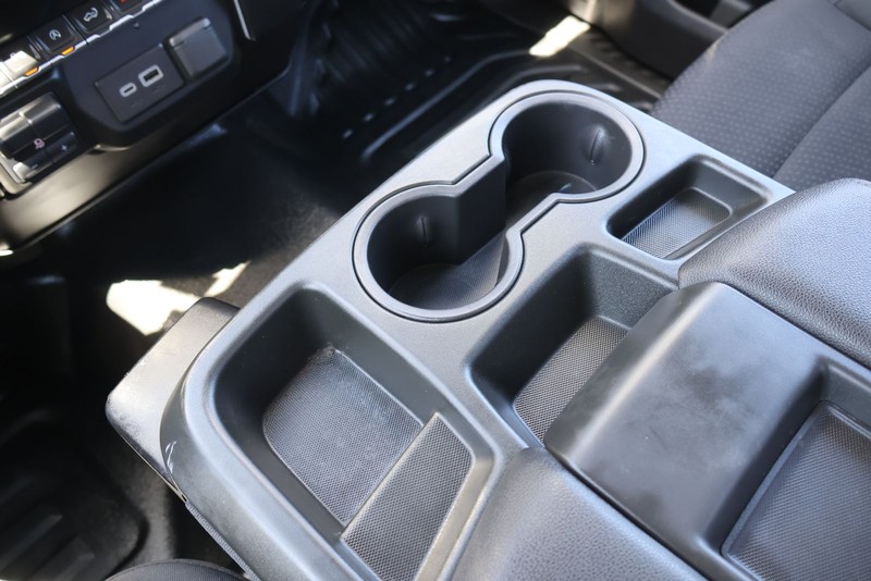 Chevrolet Silverado 1500 Vehicle Full-screen Gallery Image 25