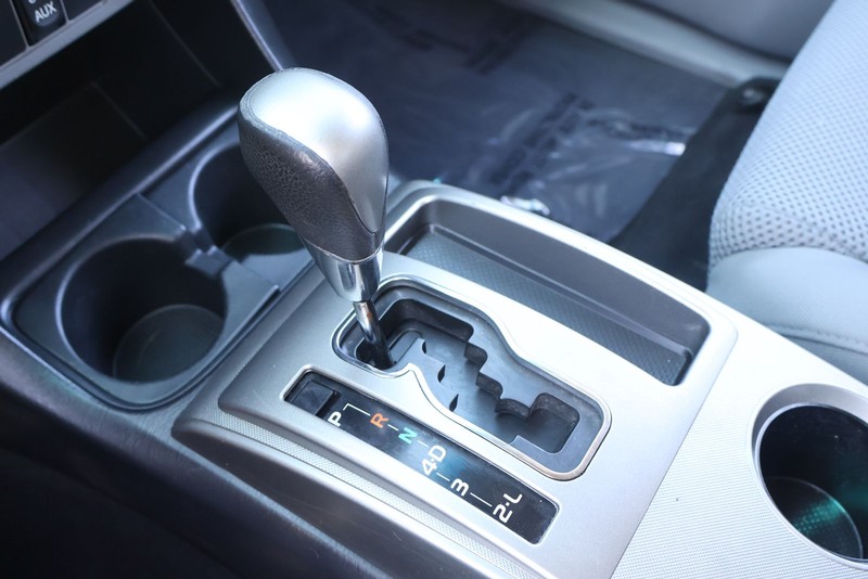 Toyota Tacoma Vehicle Full-screen Gallery Image 30