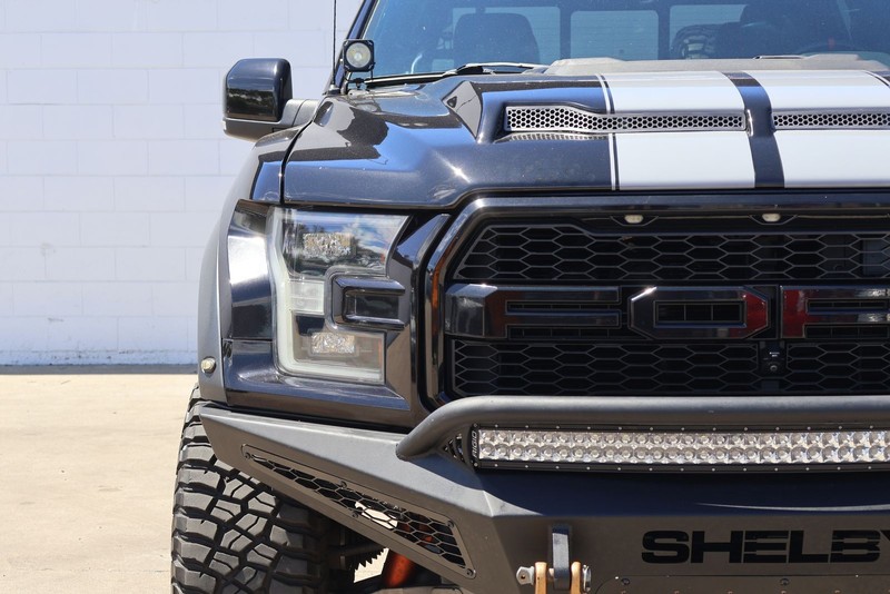 Ford F-150 Vehicle Full-screen Gallery Image 03