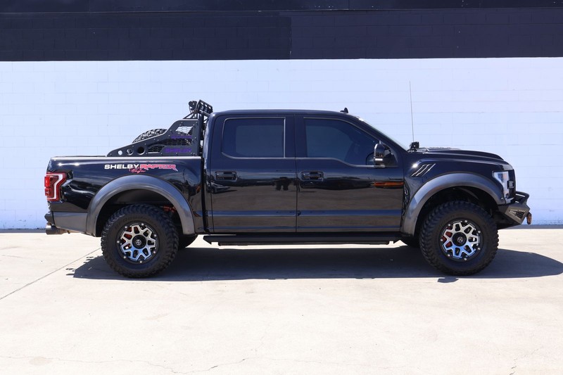 Ford F-150 Vehicle Full-screen Gallery Image 04