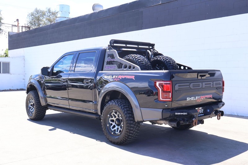 Ford F-150 Vehicle Full-screen Gallery Image 09