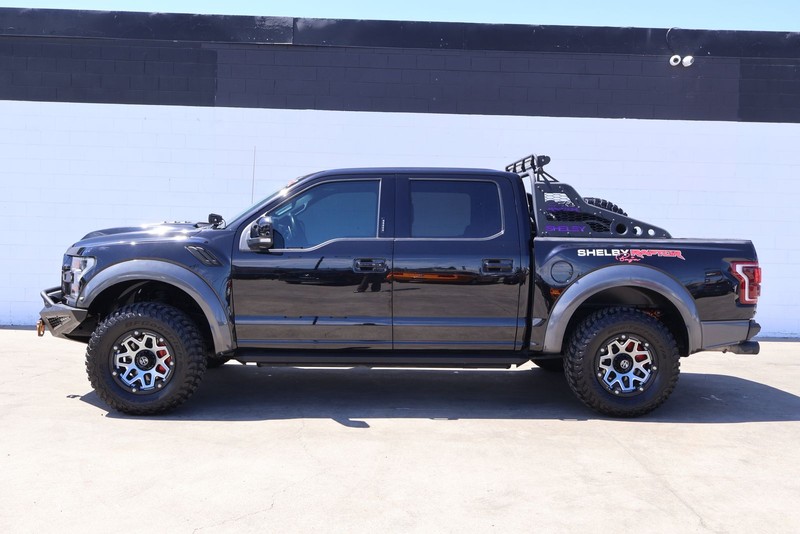 Ford F-150 Vehicle Full-screen Gallery Image 10