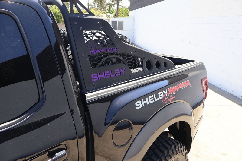 Ford F-150 Vehicle Full-screen Gallery Image 12
