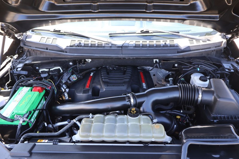Ford F-150 Vehicle Full-screen Gallery Image 13