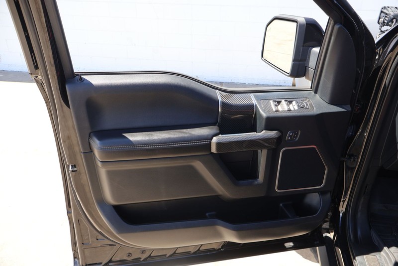 Ford F-150 Vehicle Full-screen Gallery Image 15