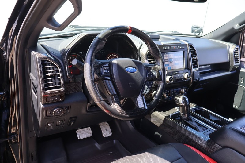 Ford F-150 Vehicle Full-screen Gallery Image 16