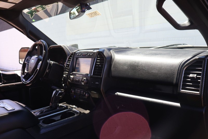 Ford F-150 Vehicle Full-screen Gallery Image 19