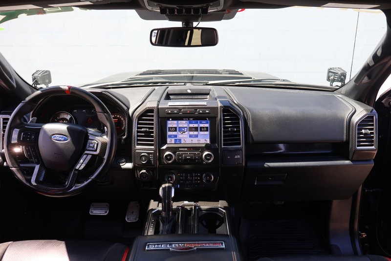 Ford F-150 Vehicle Full-screen Gallery Image 24