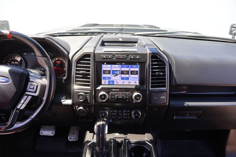 Ford F-150 Vehicle Full-screen Gallery Image 25