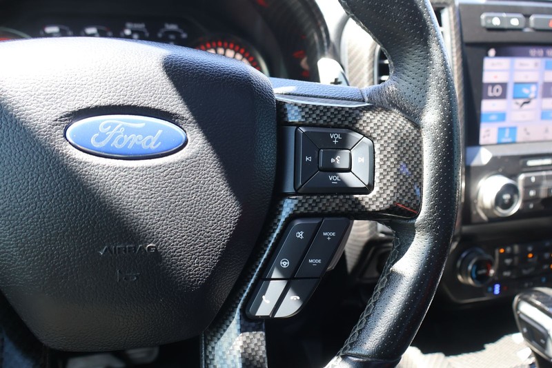 Ford F-150 Vehicle Full-screen Gallery Image 29