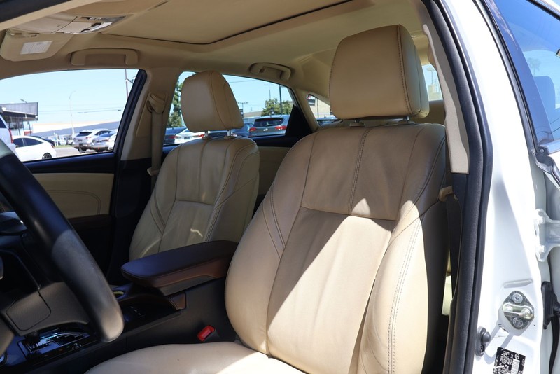 Toyota Avalon Vehicle Full-screen Gallery Image 16