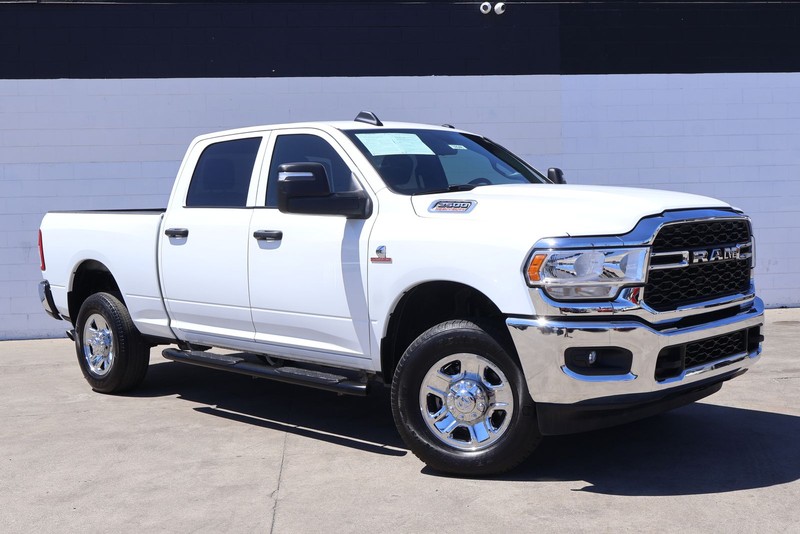 Ram 2500 Vehicle Full-screen Gallery Image 02