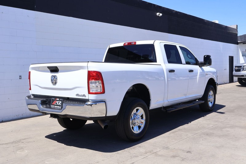 Ram 2500 Vehicle Full-screen Gallery Image 05