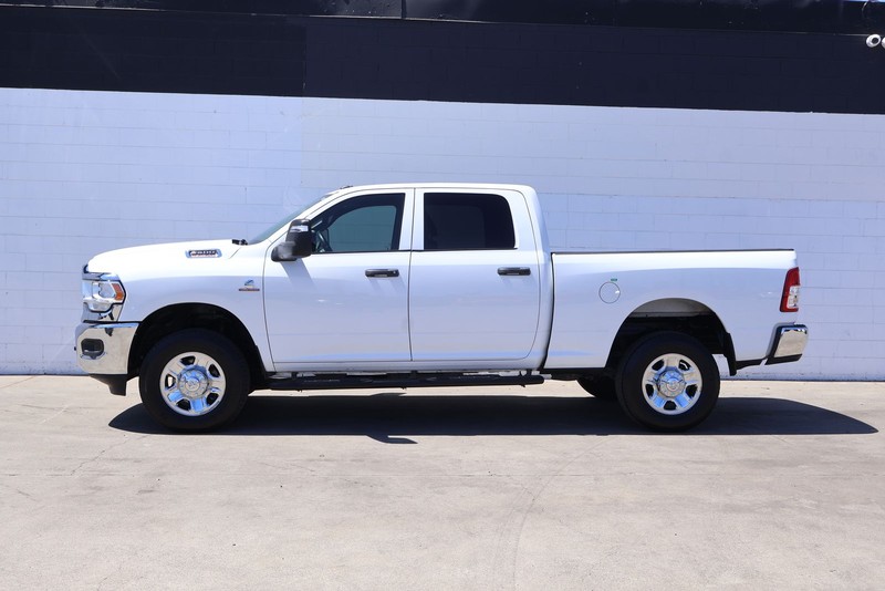 Ram 2500 Vehicle Full-screen Gallery Image 10