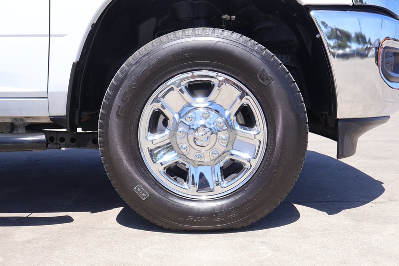 Ram 2500 Vehicle Full-screen Gallery Image 13