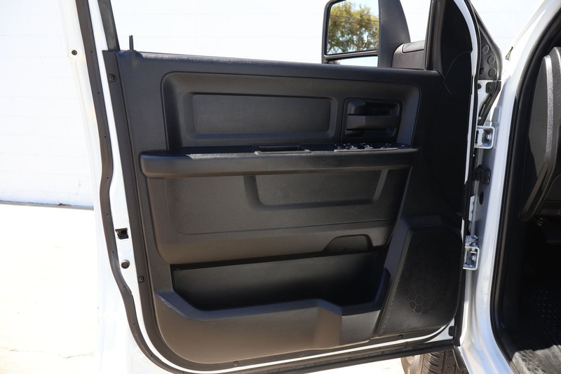 Ram 2500 Vehicle Full-screen Gallery Image 14