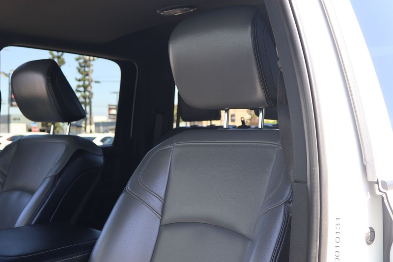 Ram 2500 Vehicle Full-screen Gallery Image 17