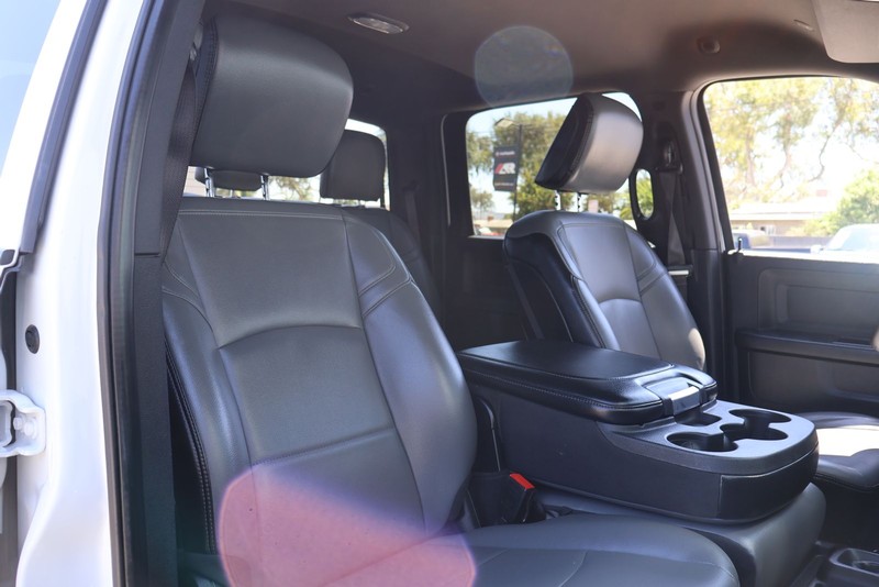 Ram 2500 Vehicle Full-screen Gallery Image 19