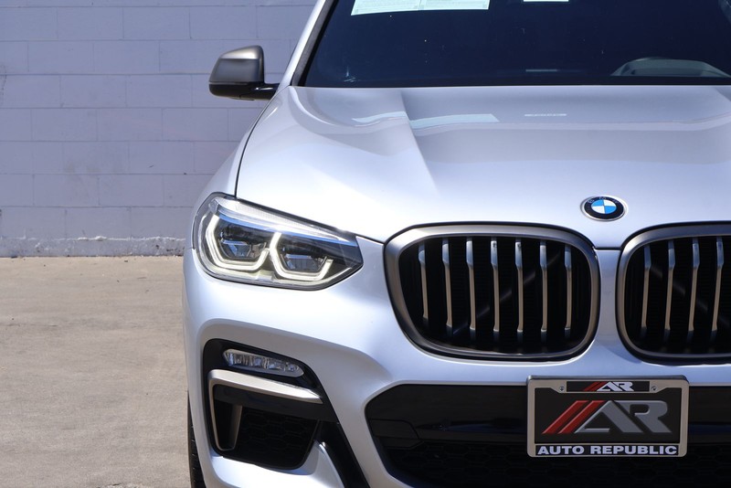 BMW X3 Vehicle Full-screen Gallery Image 04