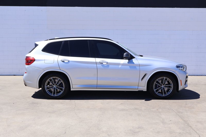 BMW X3 Vehicle Full-screen Gallery Image 05