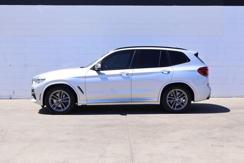 BMW X3 Vehicle Full-screen Gallery Image 12