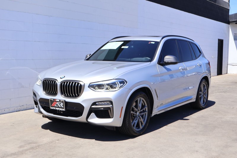 BMW X3 Vehicle Full-screen Gallery Image 13