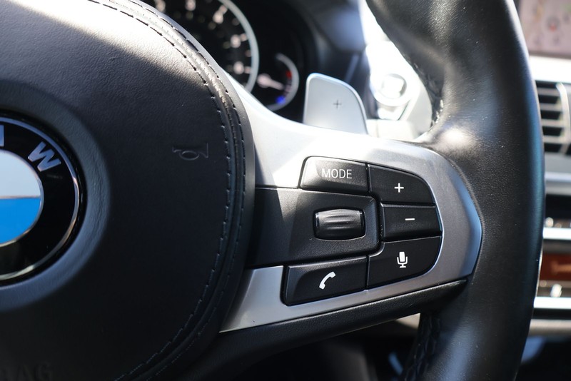 BMW X3 Vehicle Full-screen Gallery Image 27