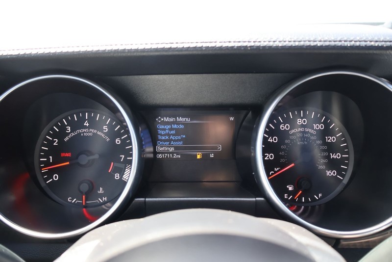 Ford Mustang Vehicle Full-screen Gallery Image 21