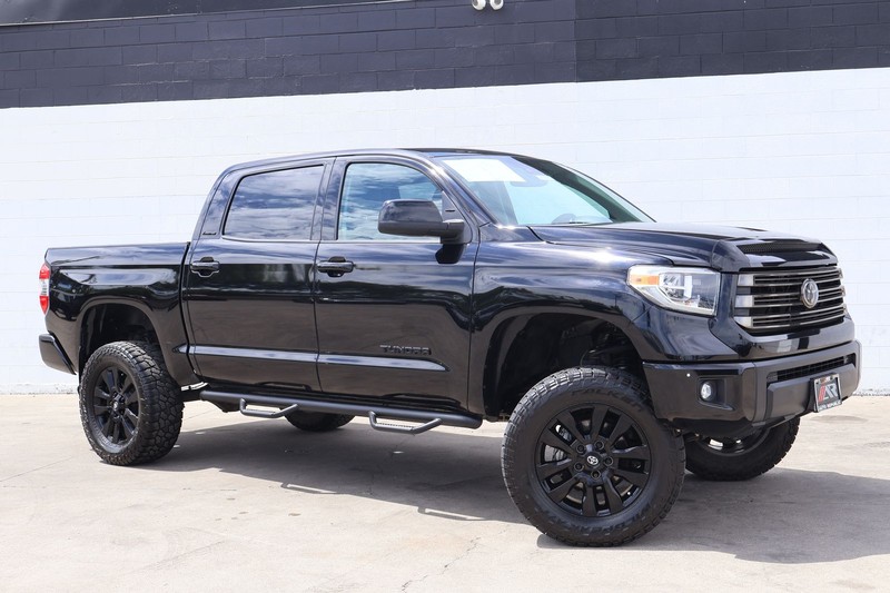 Toyota Tundra 4WD Vehicle Full-screen Gallery Image 01