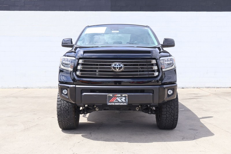 Toyota Tundra 4WD Vehicle Full-screen Gallery Image 02