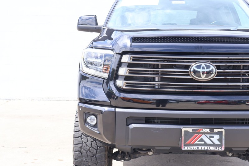 Toyota Tundra 4WD Vehicle Full-screen Gallery Image 03