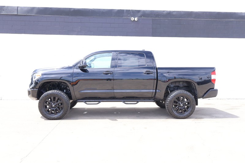 Toyota Tundra 4WD Vehicle Full-screen Gallery Image 10