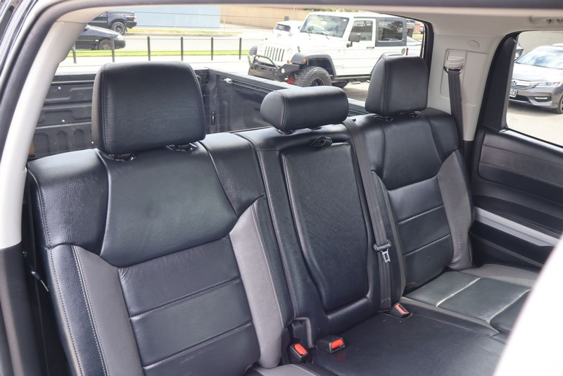 Toyota Tundra 4WD Vehicle Full-screen Gallery Image 20