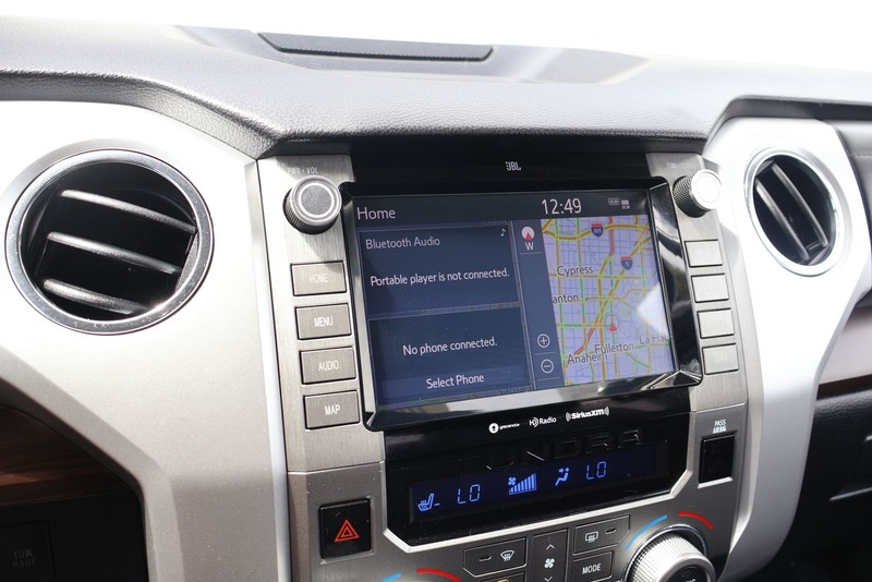 Toyota Tundra 4WD Vehicle Full-screen Gallery Image 27