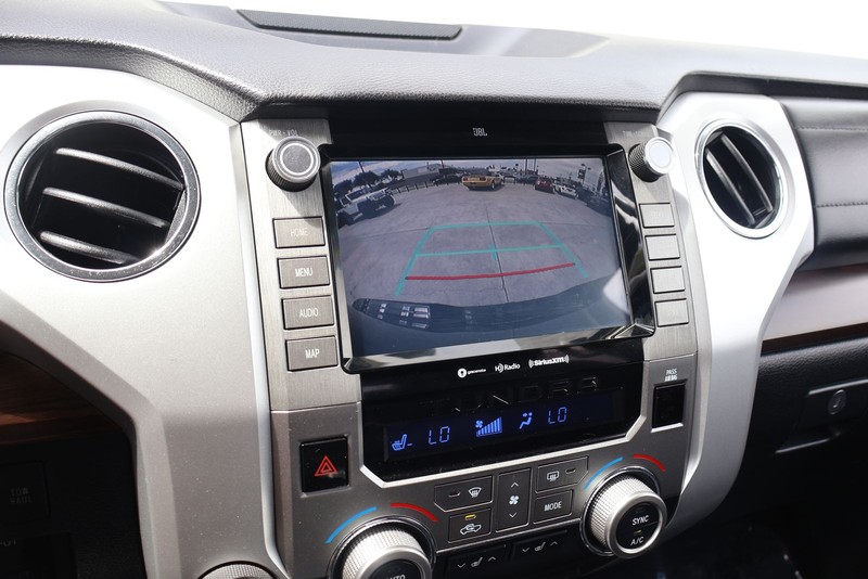 Toyota Tundra 4WD Vehicle Full-screen Gallery Image 28