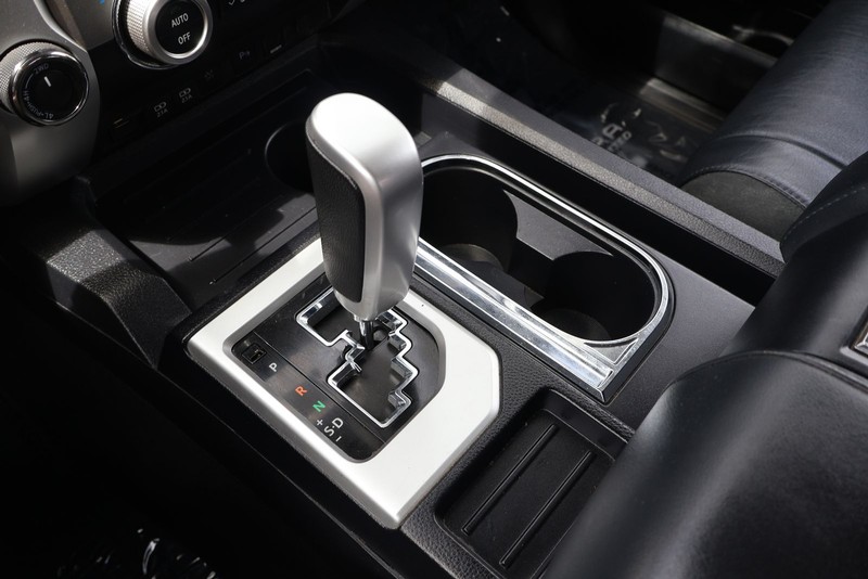 Toyota Tundra 4WD Vehicle Full-screen Gallery Image 30