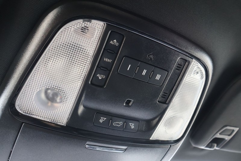 Dodge Durango Vehicle Full-screen Gallery Image 31