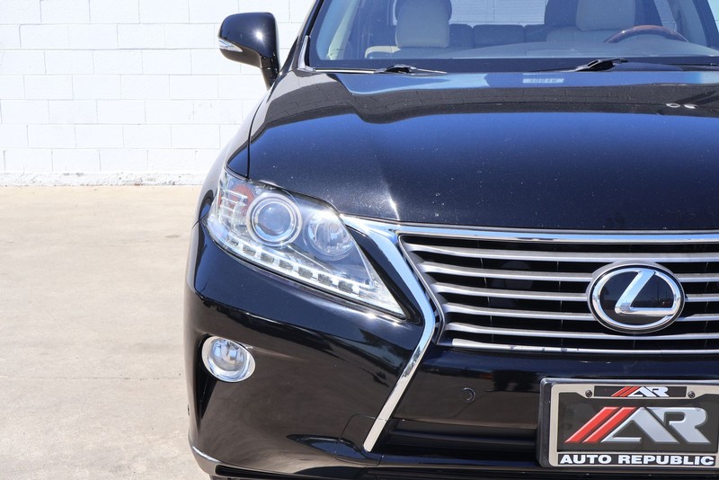 Lexus RX 350 Vehicle Full-screen Gallery Image 03
