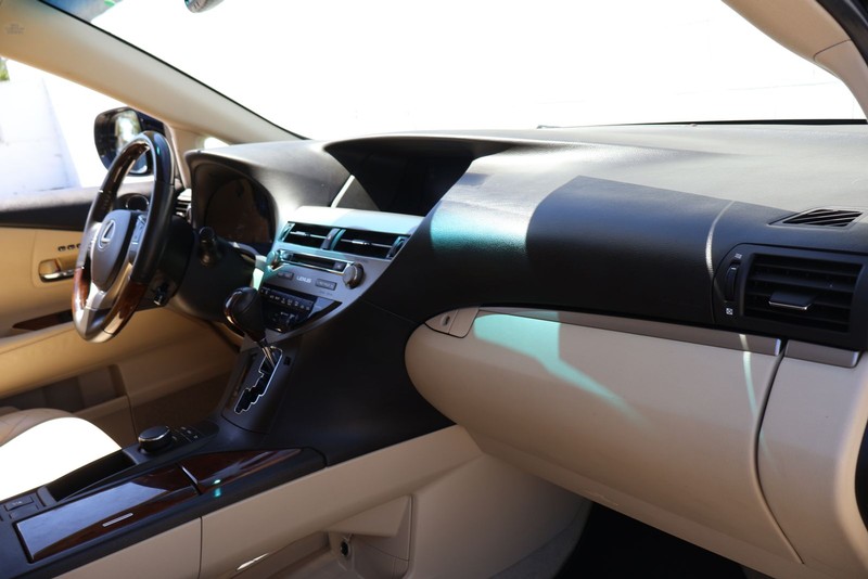 Lexus RX 350 Vehicle Full-screen Gallery Image 18