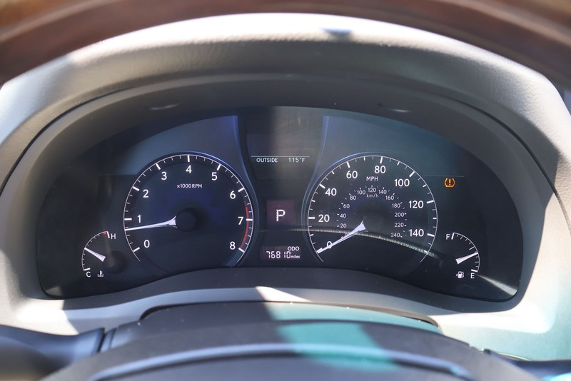 Lexus RX 350 Vehicle Full-screen Gallery Image 22