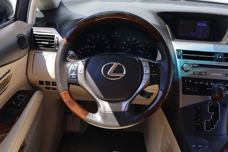 Lexus RX 350 Vehicle Full-screen Gallery Image 23