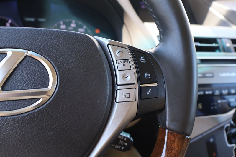 Lexus RX 350 Vehicle Full-screen Gallery Image 25