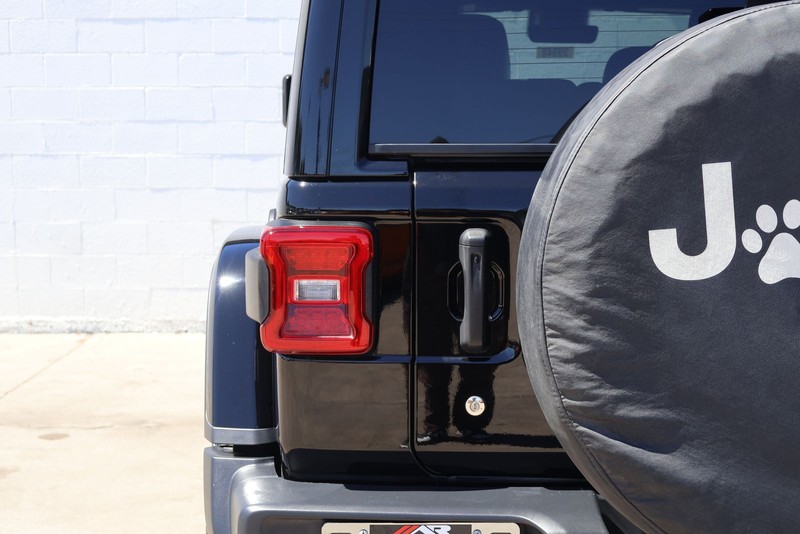 Jeep Wrangler Unlimited Vehicle Full-screen Gallery Image 07