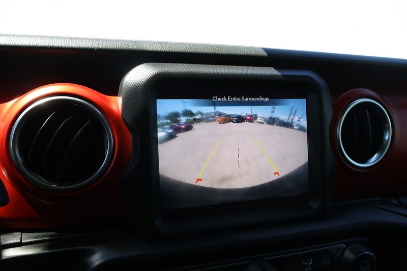 Jeep Wrangler Unlimited Vehicle Full-screen Gallery Image 28