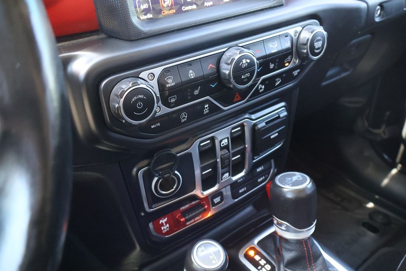 Jeep Wrangler Unlimited Vehicle Full-screen Gallery Image 29