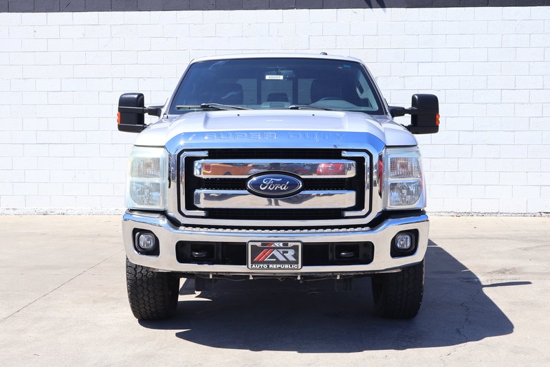 Ford Super Duty F-250 SRW Vehicle Full-screen Gallery Image 03
